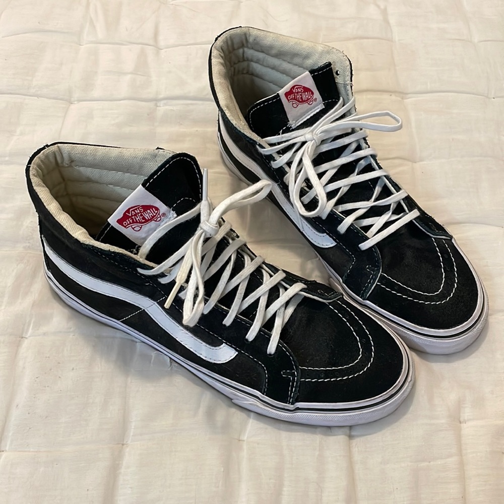Black sk8-hi Vans